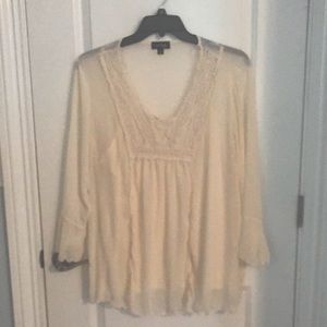 Woman’s Ivory blouse
